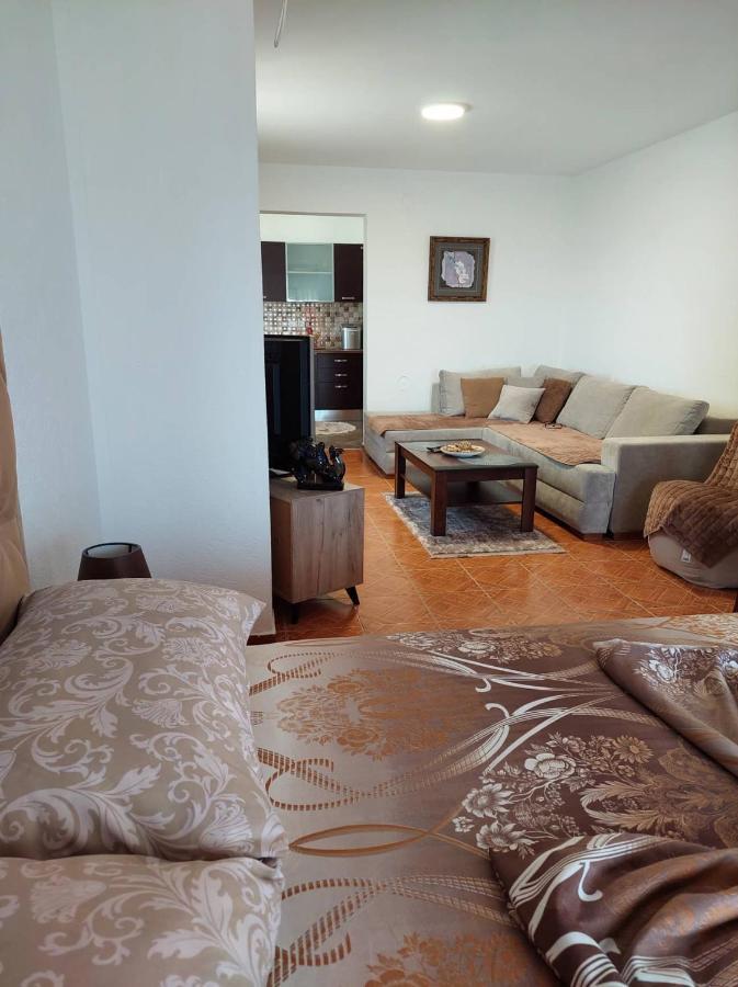 Apartmani Jovan Улцинь Екстер'єр фото